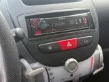 Foto 24 van Toyota Aygo 1.0-12V + Airco Radio CD Speler