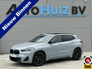 BMW X2 xDrive25e M Sport Panoramadak 19 Inch Achteruitrijcamera Carplay DAB Stuurwielverwarming Harm