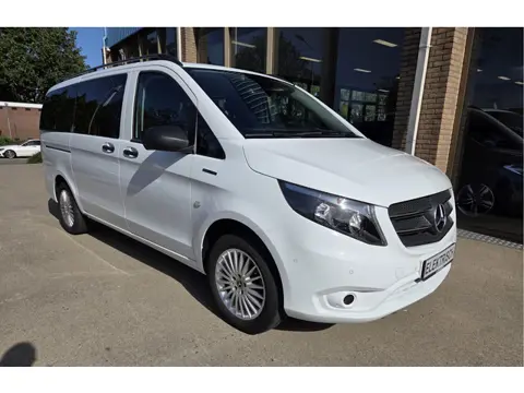 Mercedes-Benz eVito Tourer PRO L2 8-Persoons Airco L & R Schuifdeur Command Navigatie Zwart leder