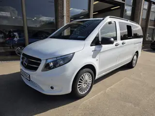 Foto 14 van Mercedes-Benz eVito Tourer PRO L2 8-Persoons Airco L & R Schuifdeur Command Navigatie Zwart leder