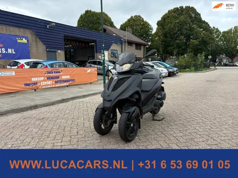Piaggio Scooter 300 MP3 Yourban AKRAPOVIC FULL !