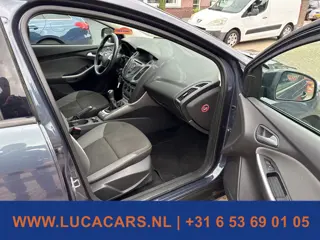 Foto 19 van Ford Focus Wagon 1.0 EcoBoost Lease Trend TREKHAAK CRUISE CONTROL EN AIRCO !