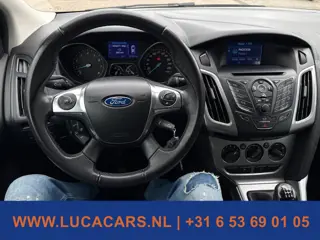 Foto 12 van Ford Focus Wagon 1.0 EcoBoost Lease Trend TREKHAAK CRUISE CONTROL EN AIRCO !