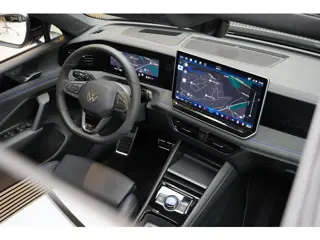 Foto 19 van Volkswagen Tiguan 1.5/272pk eHybrid R-Line Blackstyle VOL!|2026|Panoramadak|Trekhaak|Leer+Verwarming