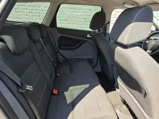 Foto 19 van Ford FOCUS Wagon 1.6-16V Titanium Airco APK 11-2027 ✅