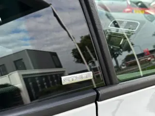 Foto 20 van Volkswagen Polo 1.2-12V Comfortline Pano Navi Pareltje!
