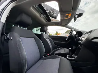 Foto 11 van Volkswagen Polo 1.2-12V Comfortline Pano Navi Pareltje!