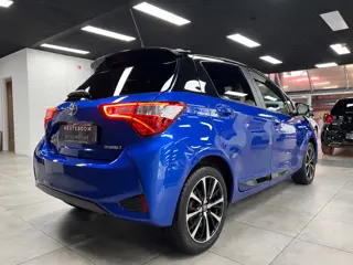 Foto 17 van Toyota Yaris 1.5 Hybrid Bi-Tone Plus | Navi| Keyless| Cruise