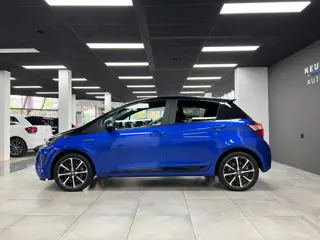 Foto 15 van Toyota Yaris 1.5 Hybrid Bi-Tone Plus | Navi| Keyless| Cruise