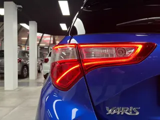 Foto 13 van Toyota Yaris 1.5 Hybrid Bi-Tone Plus | Navi| Keyless| Cruise