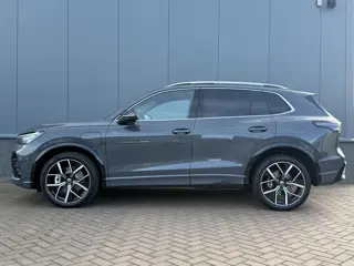 Foto 17 van Volkswagen Tiguan 1.5 eHybrid R-Line Edition PANO | TREKHAAK | DCC