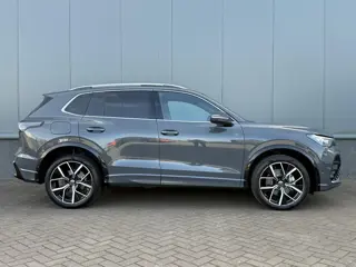 Foto 18 van Volkswagen Tiguan 1.5 eHybrid R-Line Edition PANO | TREKHAAK | DCC