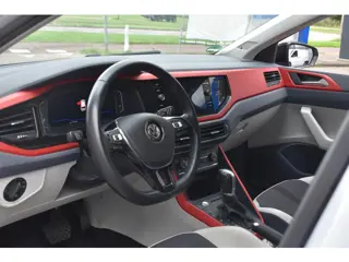 Foto 20 van Volkswagen Polo 1.0 TSI Highline R-Line Beats BSM | Navigatie | Digitaal Dashboard | Stoelverwarming