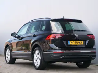 Foto 19 van Volkswagen Tiguan 1.5 TSI Elegance 150 Pk Automaat Navi / DAB / Camera