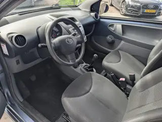 Foto 11 van Toyota Aygo 1.0-12V Access - Airco - Elek ramen