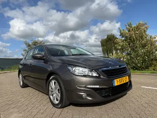Foto 11 van Peugeot 308 1.6 THP Blue Lease