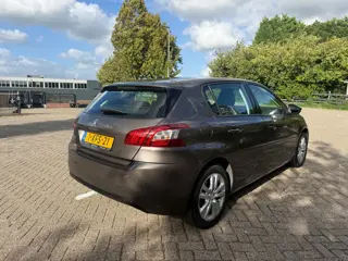 Foto 18 van Peugeot 308 1.6 THP Blue Lease