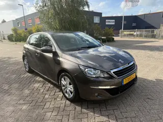Foto 15 van Peugeot 308 1.6 THP Blue Lease