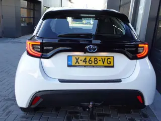 Foto 17 van Toyota Yaris 1.5 Hybrid Dynamic (Navi/Carplay,Camera,AdaptiveCruise,Keyless,Trekhaak,Stoelverwarming