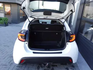 Foto 16 van Toyota Yaris 1.5 Hybrid Dynamic (Navi/Carplay,Camera,AdaptiveCruise,Keyless,Trekhaak,Stoelverwarming