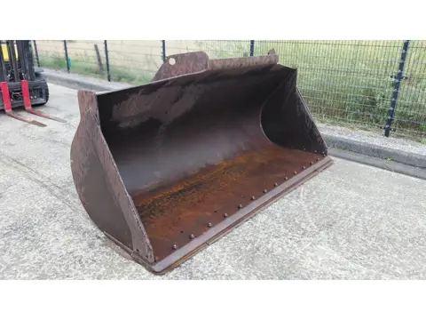 Volvo Loader bucket 2.70m wide / Volvo coupling