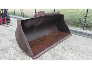 Volvo Loader bucket 2.70m wide / Volvo coupling
