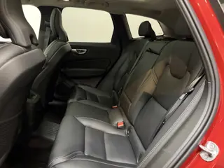 Foto 17 van Volvo XC60 2.0 T8 PHEV AWD Ultra Black Edition/ Trekhaak 2250kg/ Luchtvering/ Massage stoelen/ Stoel