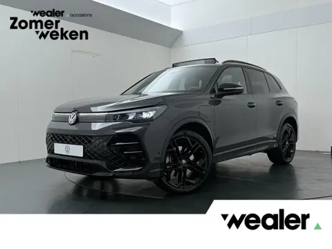 Volkswagen Tiguan 1.5 eHybrid R-Line Edition | 272 PK | SoH 100% | Trekhaak wegklapbaar | Adaptive C