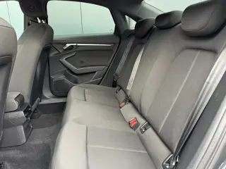 Foto 16 van Audi A3 Limousine 30 TFSI AUTOMAAT * Carplay * Climate Control * Parkeersensoren *