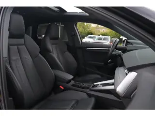 Foto 18 van Audi A3 Sportback 40 TFSI e S-line Pano Leder (bj 2022)