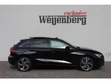 Foto 24 van Audi A3 Sportback 40 TFSI e S-line Pano Leder (bj 2022)