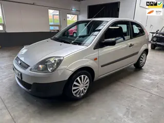 Foto 11 van Ford Fiesta 1.3-8V Champion|Airco