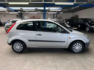 Foto 17 van Ford Fiesta 1.3-8V Champion|Airco