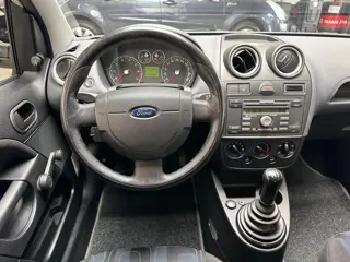 Foto 14 van Ford Fiesta 1.3-8V Champion|Airco
