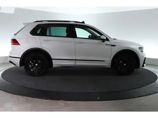 Foto 14 van Volkswagen Tiguan 2.0 TSI 4Motion Highline | SCHUIF-KANTEL DAK | TREKHAAK | 360 CAMERA |