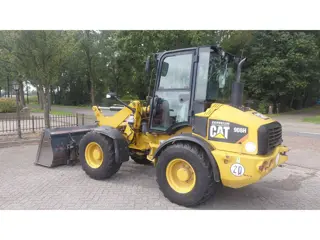 Caterpillar 908H forks and bucket / weight system