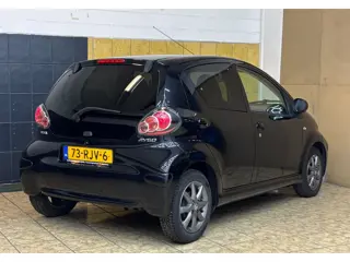 Foto 17 van Toyota Aygo 1.0-12V Dynamic Navigator / TOP STAAT / RIJKLAAR