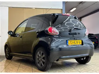 Foto 14 van Toyota Aygo 1.0-12V Dynamic Navigator / TOP STAAT / RIJKLAAR