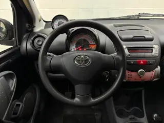 Foto 20 van Toyota Aygo 1.0-12V Dynamic Navigator / TOP STAAT / RIJKLAAR