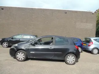 Foto 10 van Renault Clio 1.5 dCi Parisienne 2011