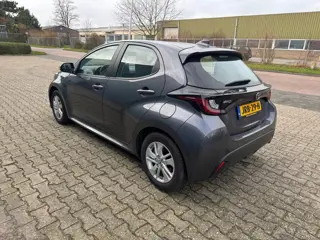 Foto 14 van Toyota Yaris 1.5 Hybrid 115 Active