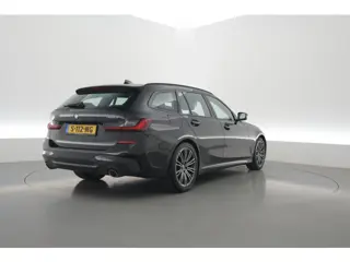 Foto 12 van BMW 3 Serie Touring 320i M Sport | Rijklaar! | Dig. Cockpit | Stoelverw. | Adapt. Cruise | PDC | Nav