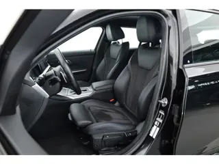 Foto 13 van BMW 3 Serie Touring 320i M Sport | Rijklaar! | Dig. Cockpit | Stoelverw. | Adapt. Cruise | PDC | Nav