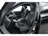 Foto 23 van BMW 3 Serie Touring 320i M Sport | Rijklaar! | Dig. Cockpit | Stoelverw. | Adapt. Cruise | PDC | Nav