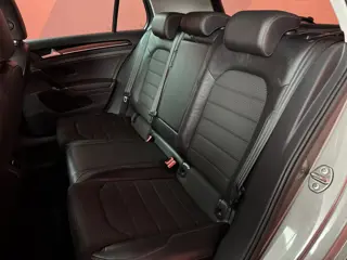 Foto 13 van Volkswagen Golf 1.2 TSI Business Edition R Connected | Stoelverwarming | Massage | Navi |