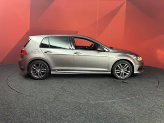 Foto 20 van Volkswagen Golf 1.2 TSI Business Edition R Connected | Stoelverwarming | Massage | Navi |