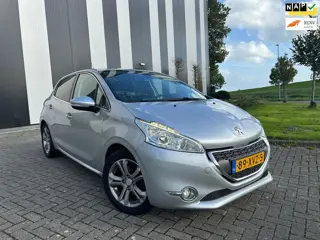 Peugeot 208 1.4 VTi Griffe Clima-Cruise-Navi-Leder-Led-Lmv