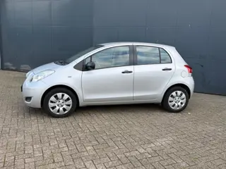 Foto 15 van Toyota Yaris 1.3 VVTi Comfort