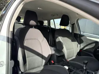 Foto 16 van Ford Focus Wagon 1.0 EcoBoost Hybrid Trend Edition Business | € 4.900,- NETTO! | Camera | Cruise | A