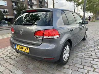 Foto 12 van Volkswagen Golf 1.2 TSI Comfortline BlueMotion 5 Deurs airco applecar play